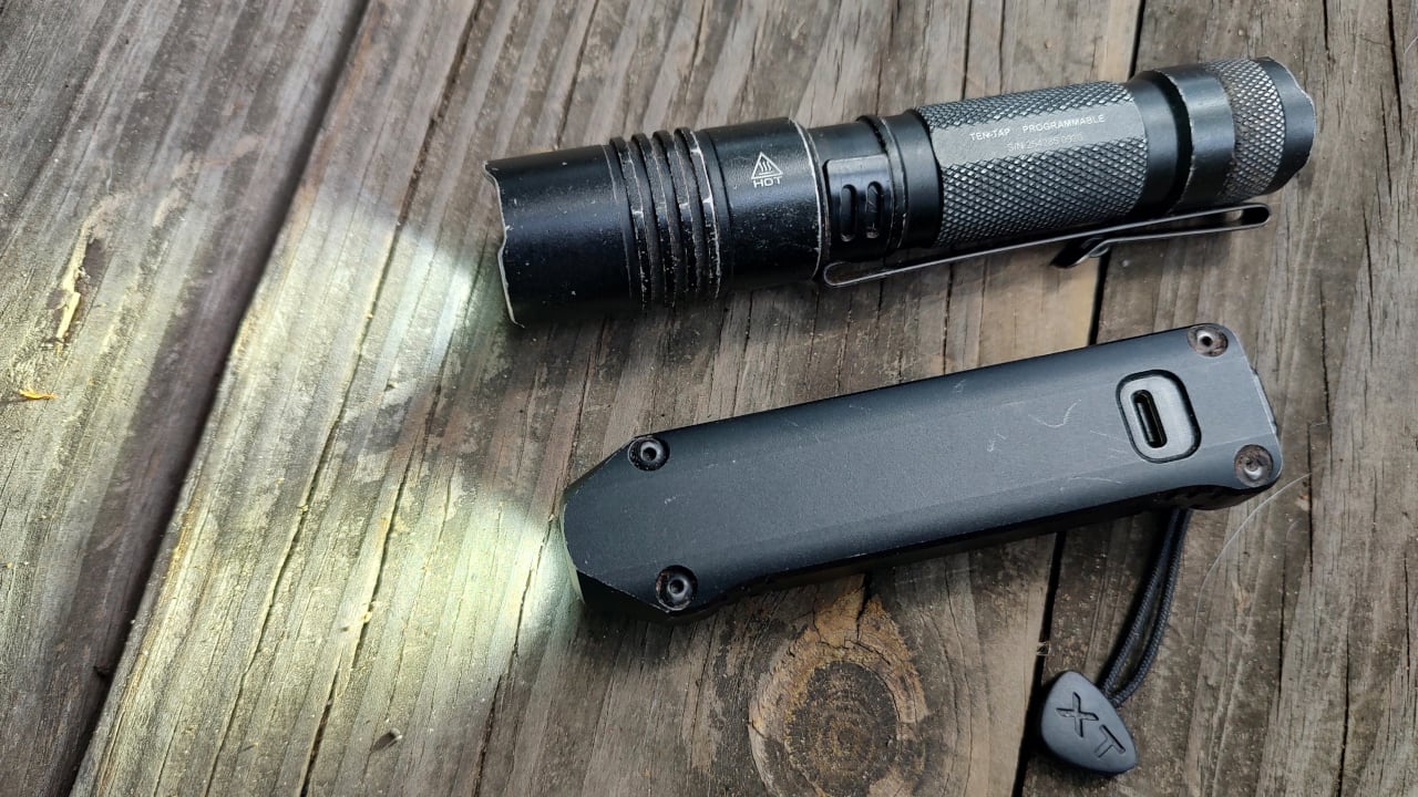 streamlight wedge flashlight reviews Operates on one Lithium Polymer battery (included) with up to 3 hours of battery life on the lowest setting Streamlight Wedge Slim Everyday Carry