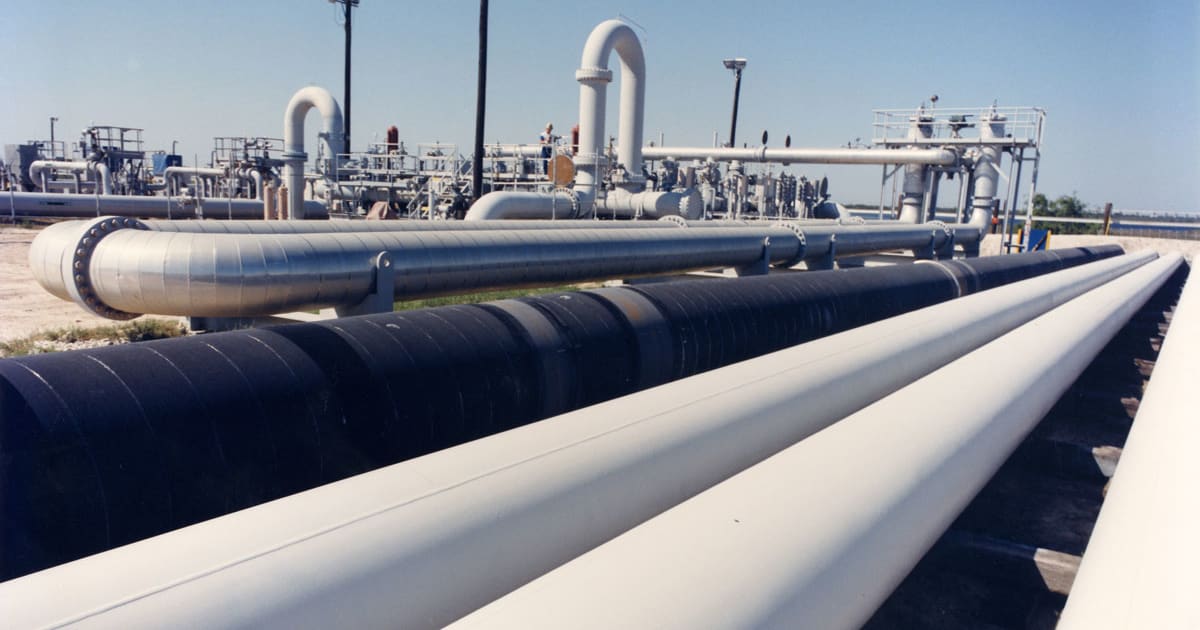 Oil Crisis Squeezes Trucking Lubricant Supplies