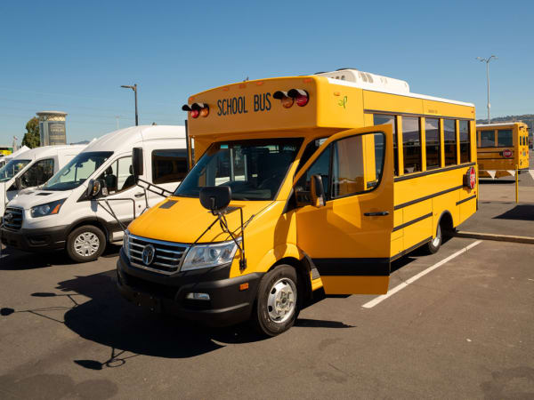 electric school bus