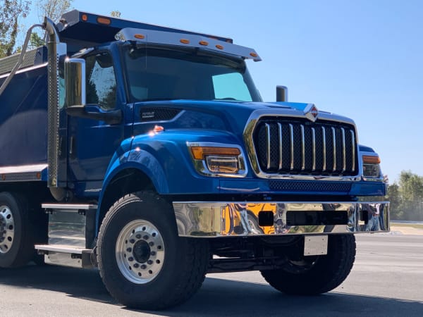 Blue International HV truck 