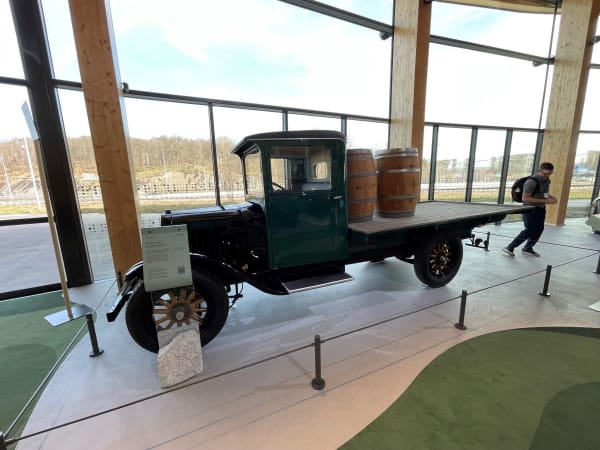 1928 Volvo LV Series truck. 