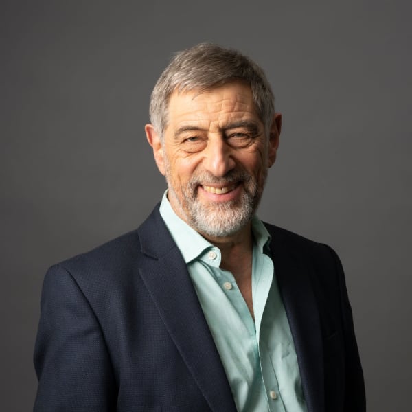 Headshot of Thom Dennis