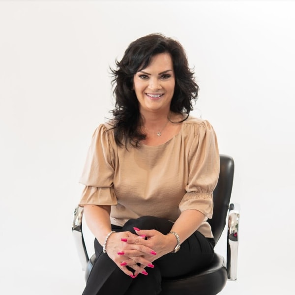 Headshot of Karen Kaminski, salon suite expert