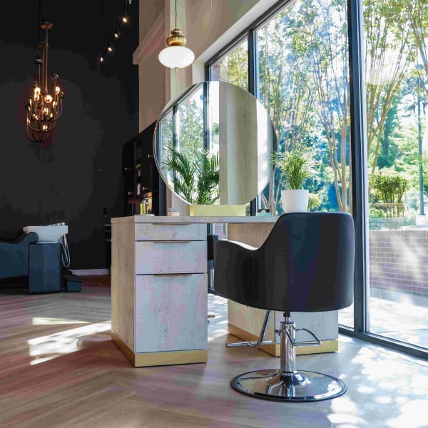 Jade Salon station