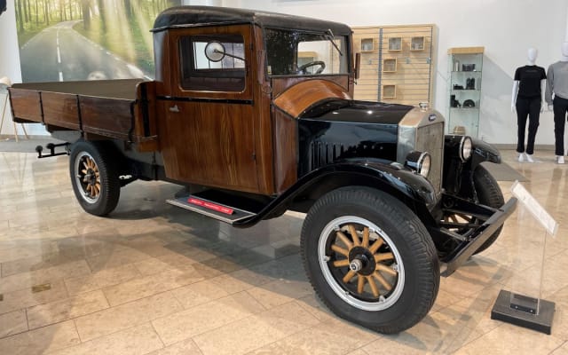 1928 Volvo LV Series truck. 