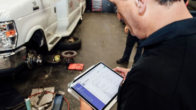Reinventing Fleet Maintenance with Real-time Visibility and AI