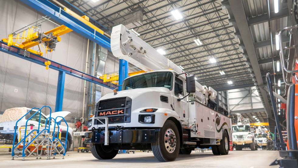 Terex Utilities Mack MD7 Bucket Truck