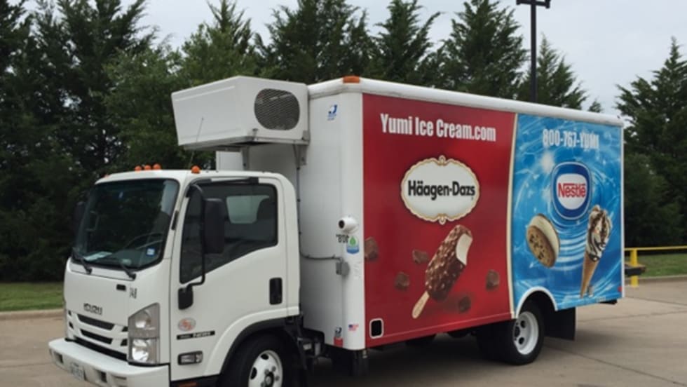 Yumi Brand Ice Cream Isuzu Medium-Duty Truck