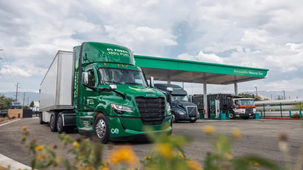 Photo of Freightliner Cascadia truck at Clean Energy RNG station