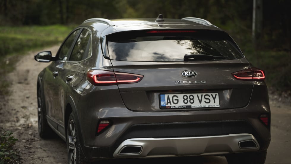 Back of Kia Xceed car.