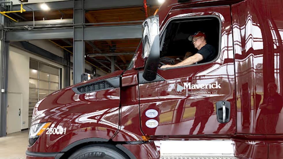 Maverick Transportation Freightliner Cascadia.