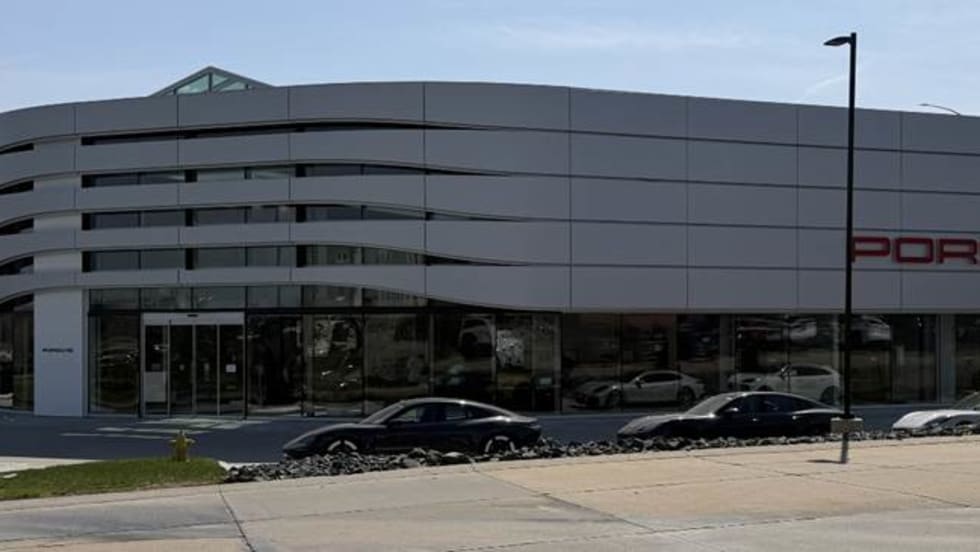 front of Porsche Des Moines car dealership