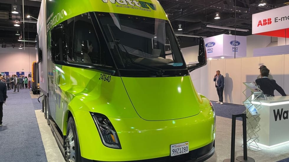 WattEV Tesla Semi. 