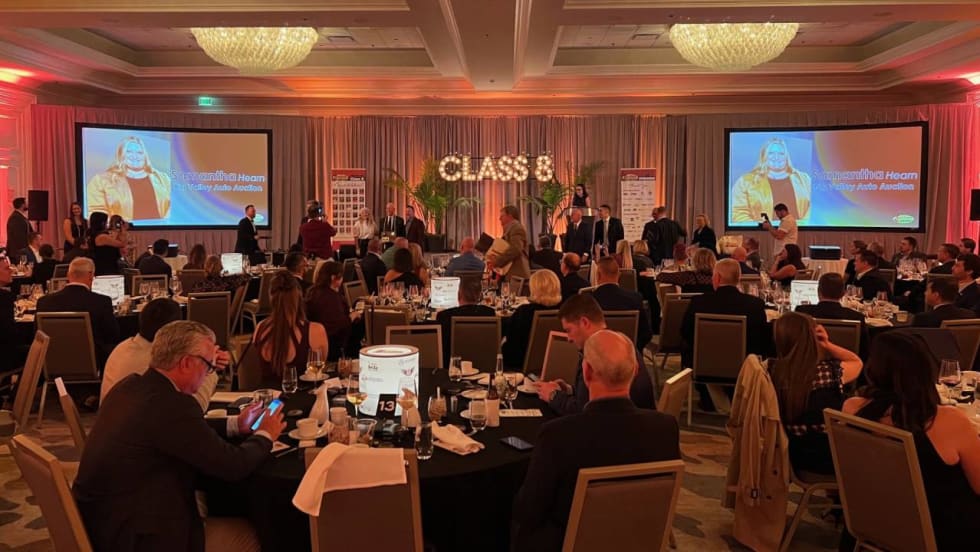 An awards gala scene.