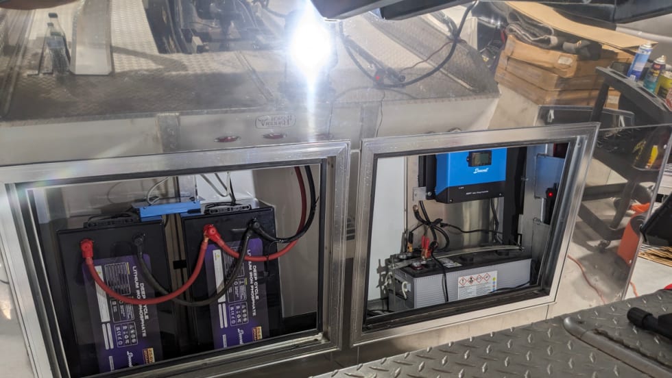 Deecell solar power system for trucks. 