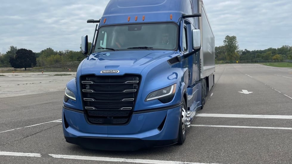 2025 Freightliner Cascadia.