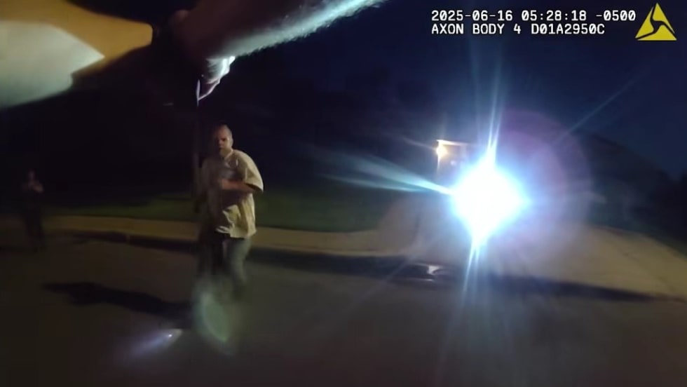 Man advances on officer with knife