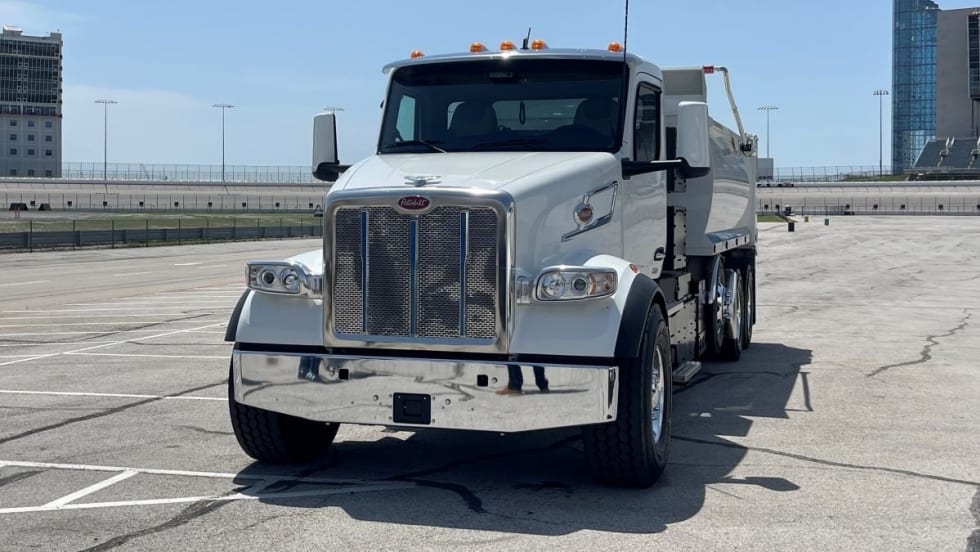 Peterbilt Model 567EV.
