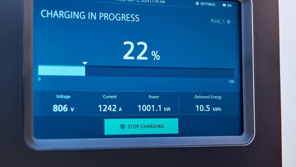 Simens 1 megawatt charging system.