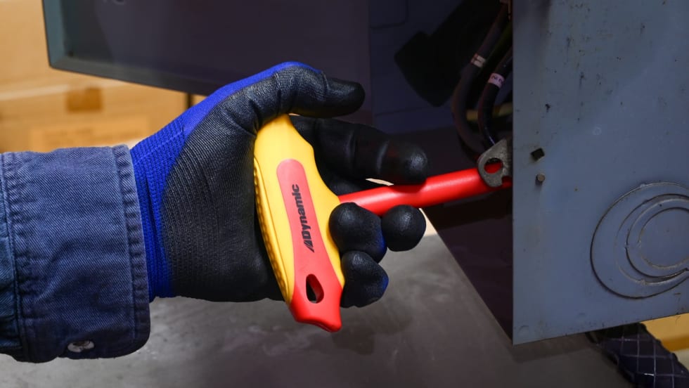 Dynamic T-handle hex key in use