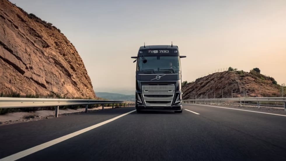 Volvo FH16 780 tractor.