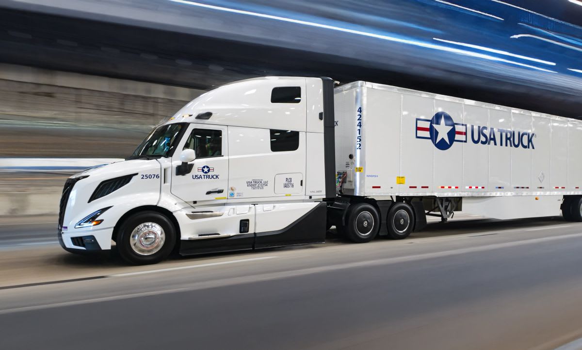USA Truck Comes Home: Leadership Group Acquires Carrier from DSV USA Truck Comes Home: Leadership Group Acquires Carrier from DSV