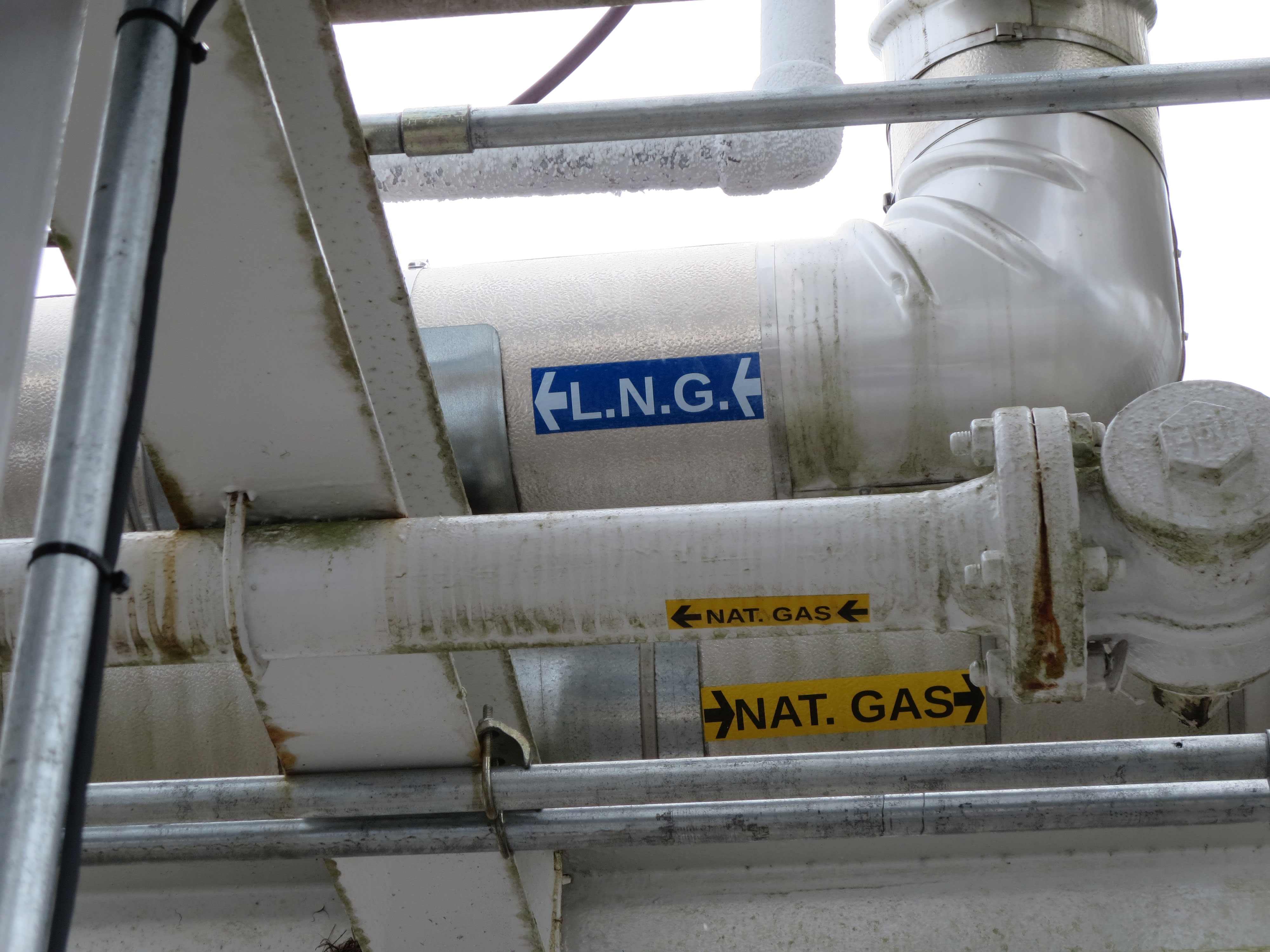 Take a Photo Tour of an LNG LIquifaction Plant | Heavy Duty Trucking