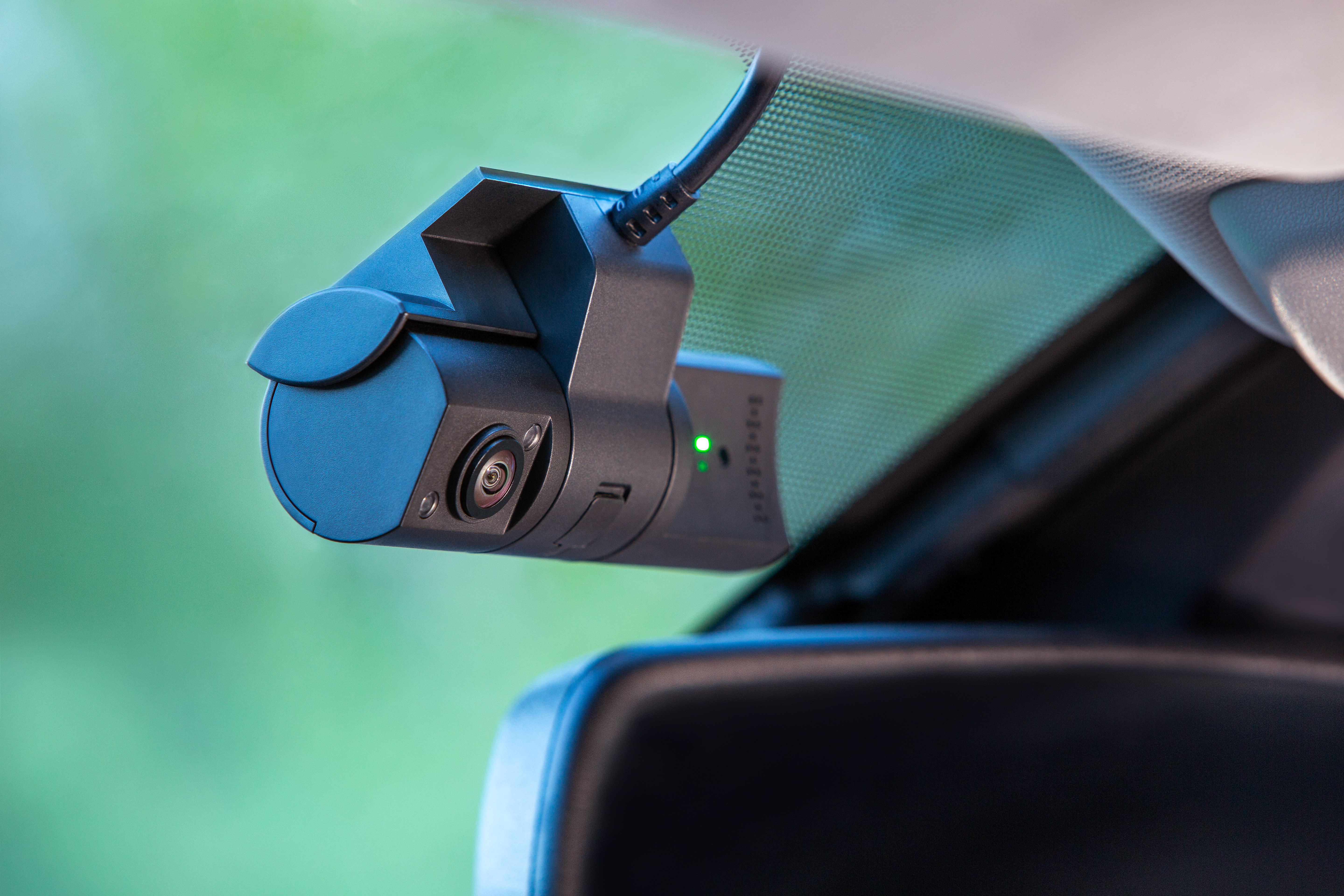 Raodeazy DashCam on a Auto Windshield