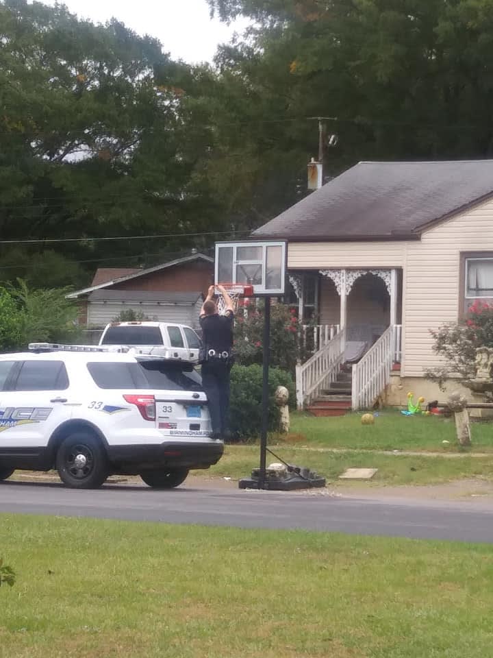 Alabama Officer Replaces Kids' Basketball Nets, Gets "Shopping Spree" to Continue Giving