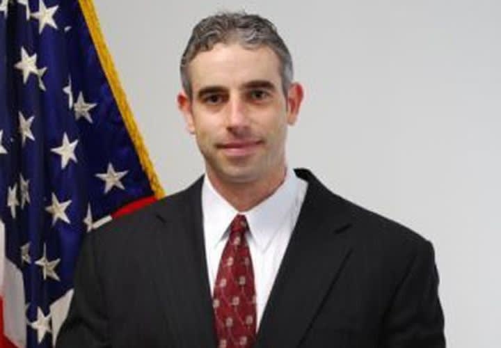 Bill Would Protect Fed Agents Who Intervene To Stop Violence