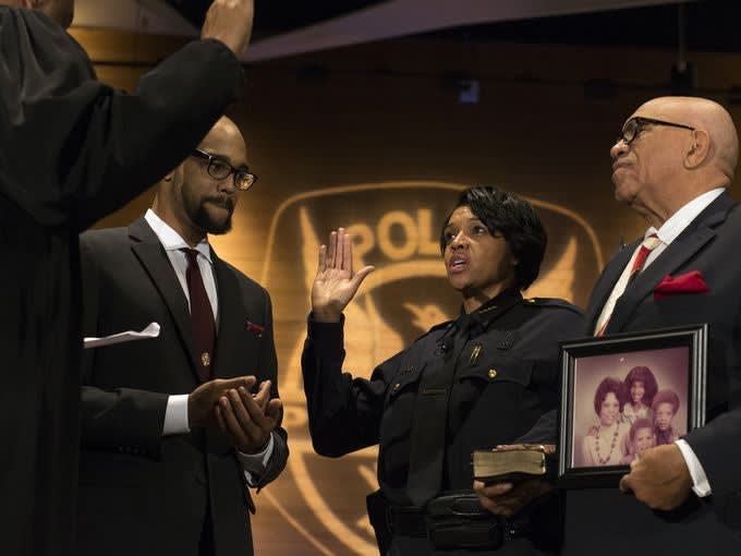Williams Sworn in as First Female Chief of Phoenix Police