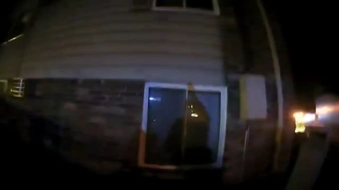 Video: Iowa Officers Catch Children Dropped from Apartment Fire