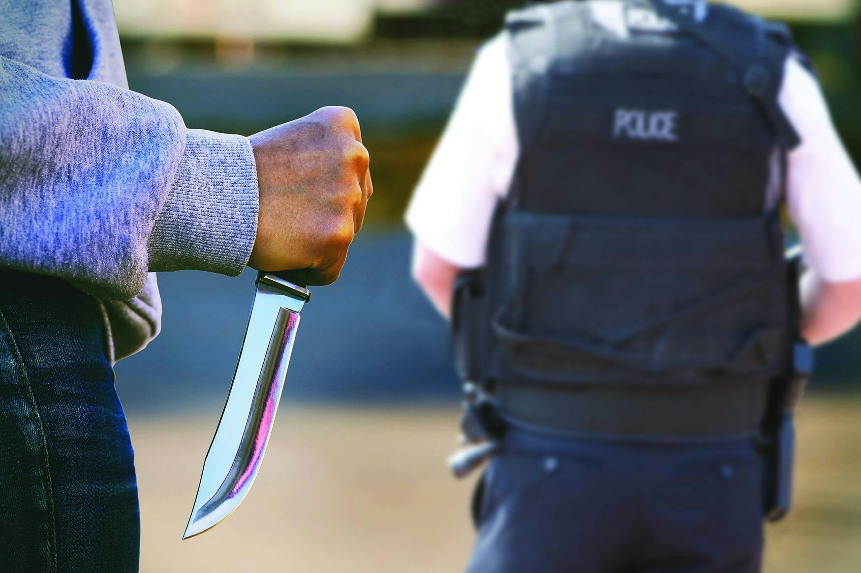 Defending Against Spontaneous Knife Attacks