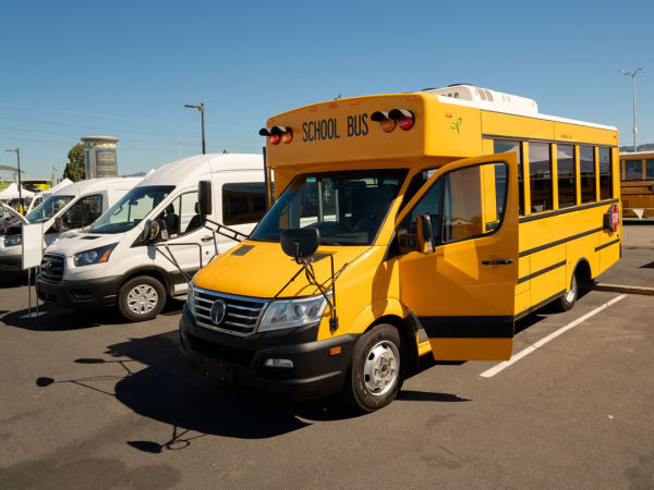 electric school bus