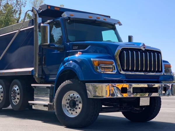 Blue International HV truck