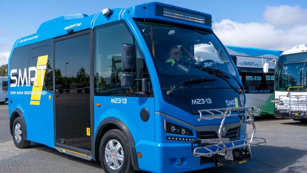 SMRT's microtransit pilot program will allow riders to book trips using the new SMRT Micro app.