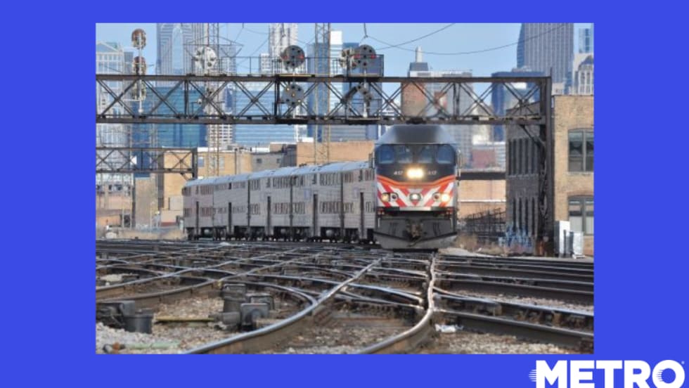 A Metra train switching tracks.