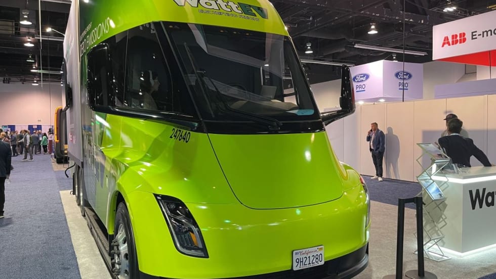 WattEV Tesla Semi.