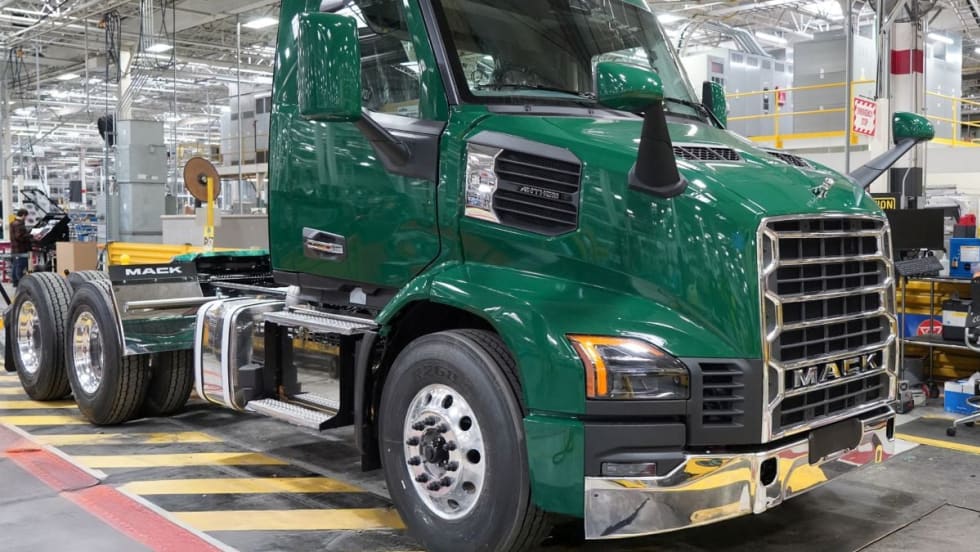 2026 Mack Anthem. 