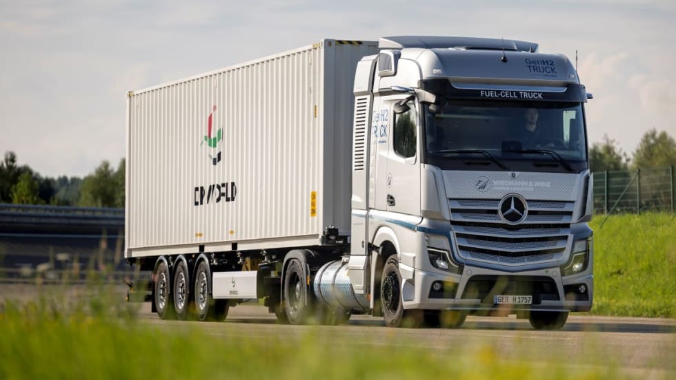 Mercedes-Benz FCBEV truck in Europe.