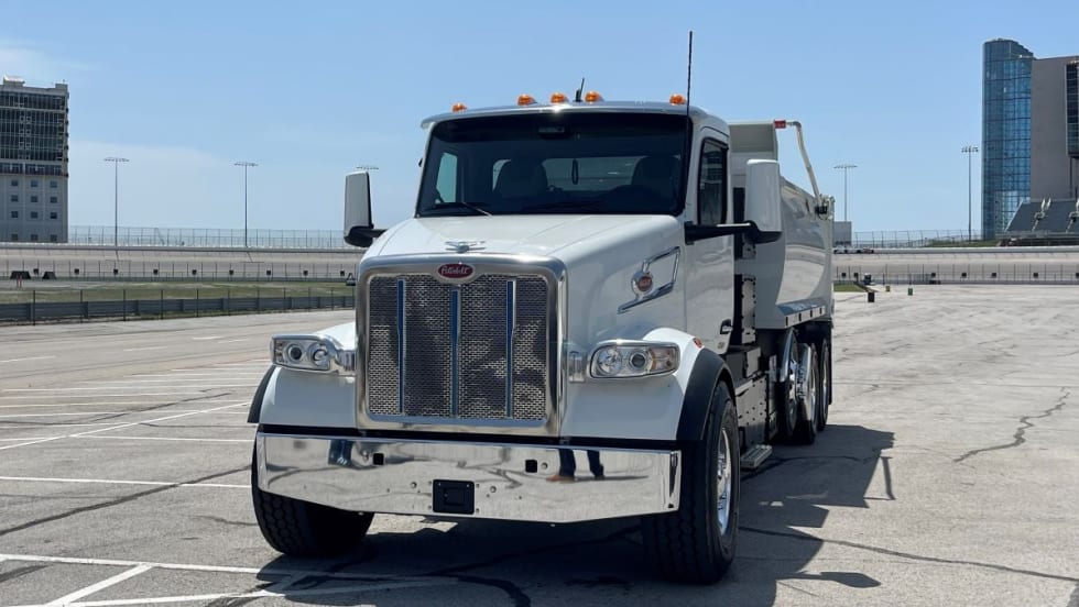 Peterbilt Model 567EV.