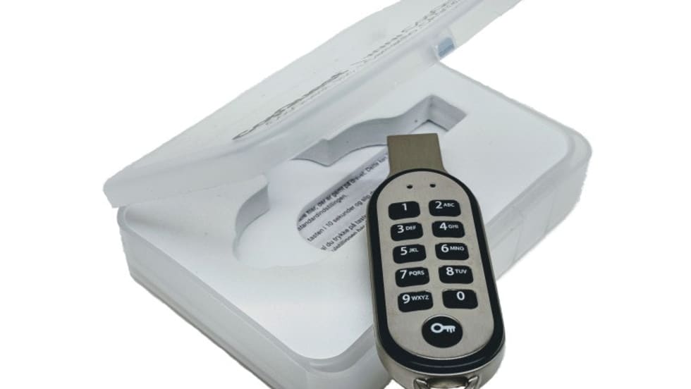 CopQuest PIN-Secured USB Flash Drive [|CREDIT|]Photo: CopQuest