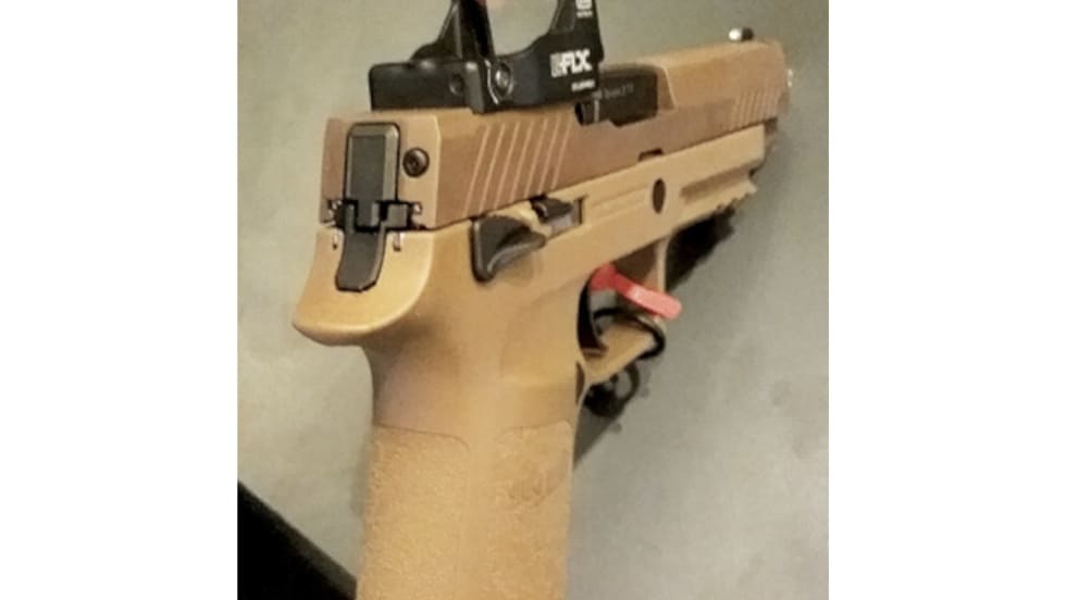 The new EFLX Mini Reflex Sight (MRS) is the first venture by EoTech into the handgun optic market.[|CREDIT|]