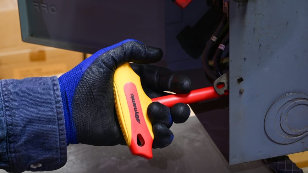 Dynamic T-handle hex key in use