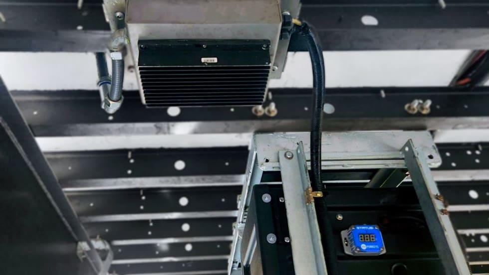 Cargobull liftgate battery charging system.