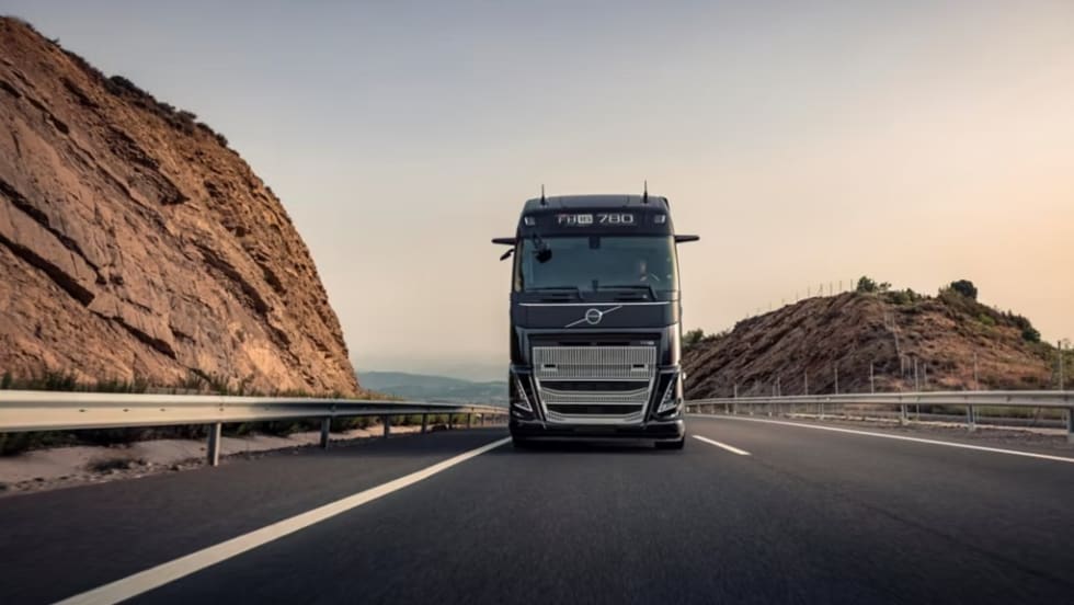 Volvo FH16 780 tractor.