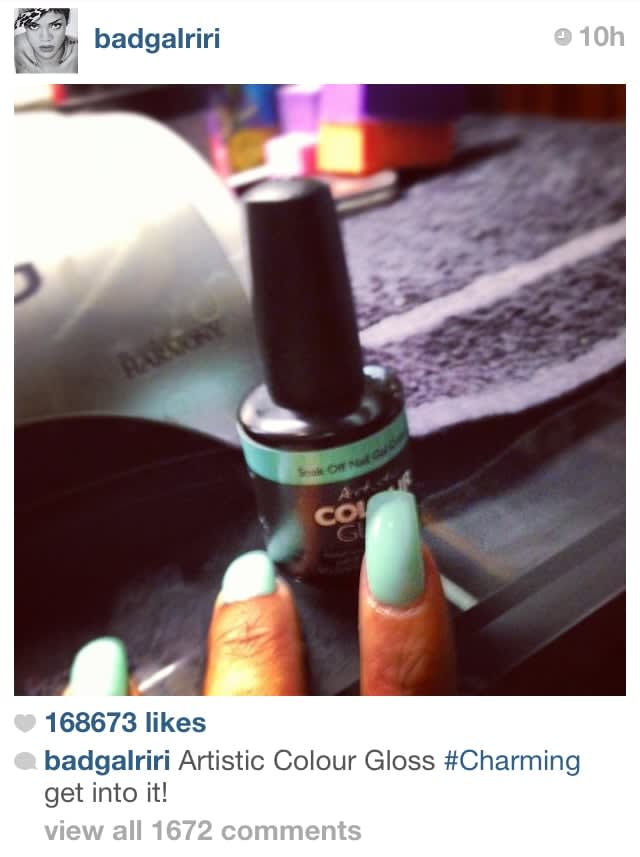 Rihanna Rocks Artistic Nail on Tour