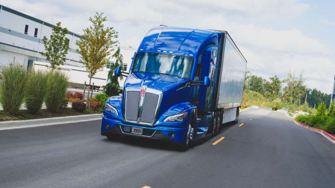 A Kenworth T680 heavy-duty truck in blue