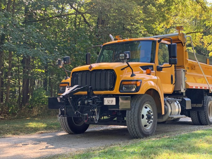 Yellow International HV vocational truck