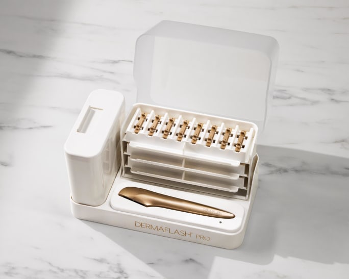 Award-Winning Sonic Technology that glides across skin for gentle exfoliation limited to the stratum corneum